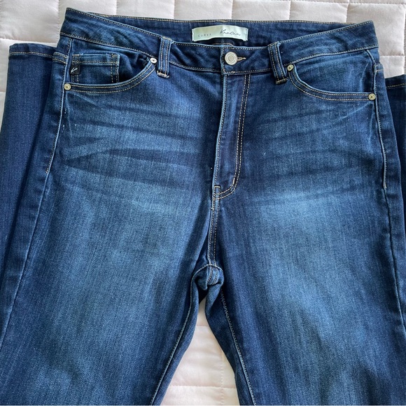 KanCan Denim - KanCan Curvy Dark Wash Curvy Denim Jeans Estillo Size 13/30